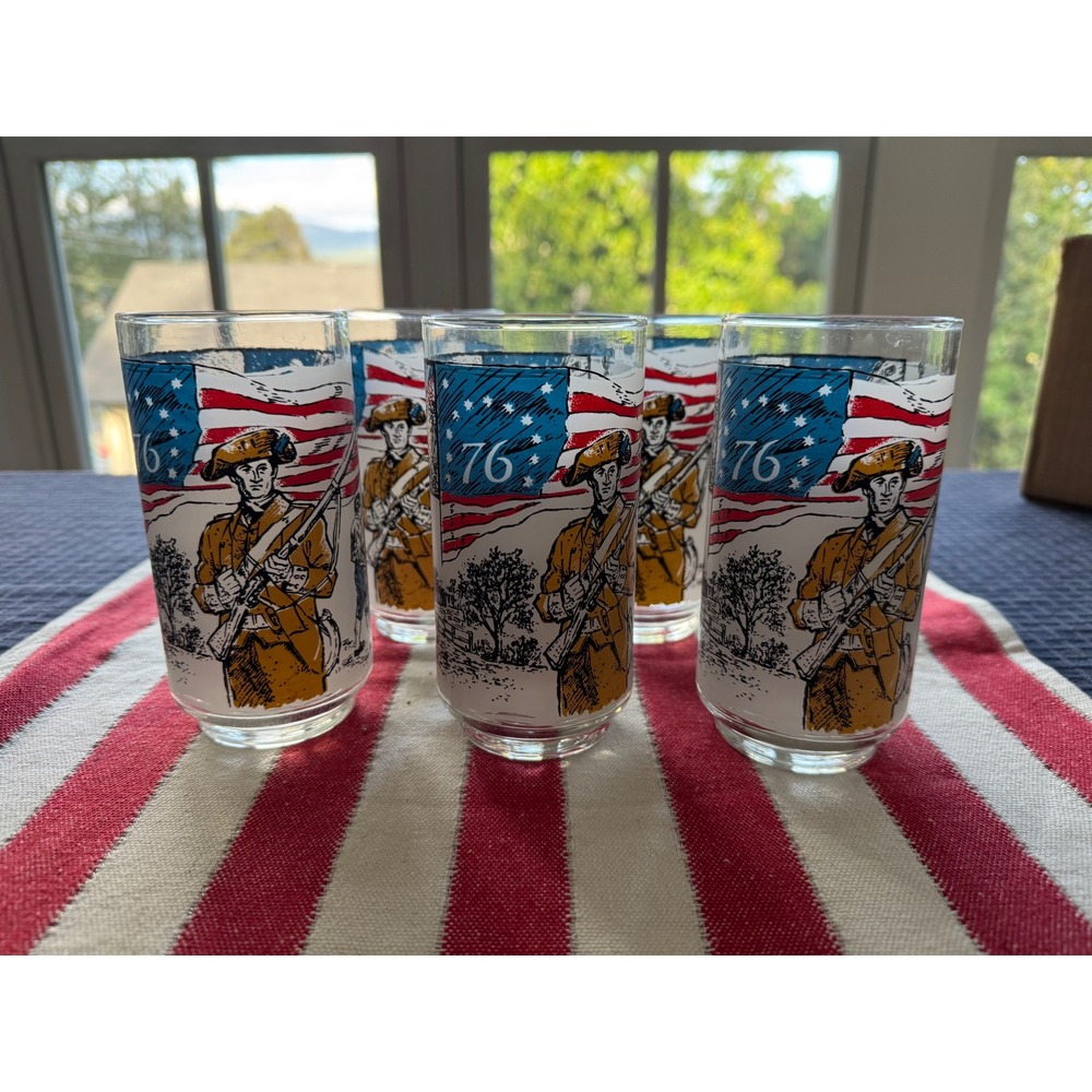 VTG 1776 Bicentennial Patriotic Drinking Glasses Set of 5 Minuteman Liberty Bell